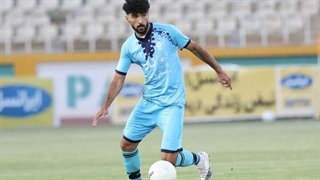 ورود بازیکنان پیکان و مس رفسنجان به ورزشگاه برای دیدار دو تیم