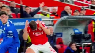 سیلی فده به صورت بازیکن بنفیکا