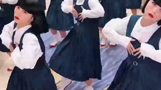 چالش رقص آهنگ swim