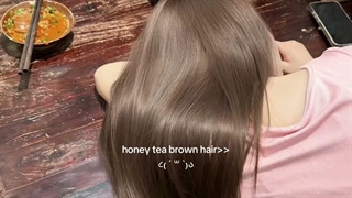 به‌طرزعجیبی‌دربرابر‌موهای‌قهوه‌ای‌روشن‌ضعیفم...