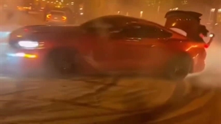 The car   [ماشین]    tik tok    [تیک تاک]