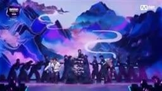 اجرا ی استری کیدز در MAMA با آهنگ های CREED و CHK CHK BOOM و DIVINE و CEREMONY