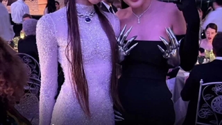 لیسا مت گالا+کپ