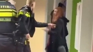 پلیس هلند....بله اینه پلیس کشورهای غربی