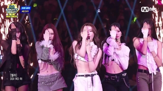 اجرای میو با DDI RO RI  در M Countdown X Mega concert
