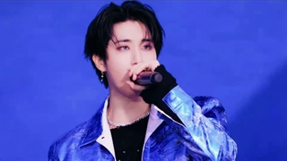 اجرای آهنگ STRAY KIDS - Hollow