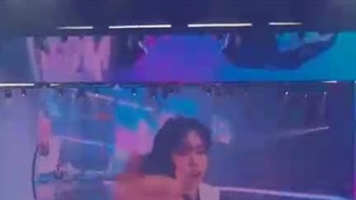 تیکه ای از تور run it seoul stray Kids تیکه ای از اجرای آهنگ after you از آلبوم THIS&THAT