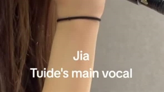 کاور جیا Jia عضو تواید Tuide آهنگ Number One girl از رزی Rose