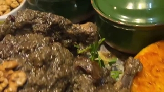 سینی محلی جذاب و پر از طعم! | سینی مخصوص گیلانی در آقای کباب